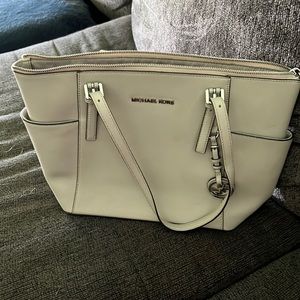 Gray Micheal Kors Tote